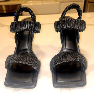 GIANNI BINI - LEATHER SCRUNCHY HEELS — SIZE 8 — BRAND NEW WITHOUT BOX!